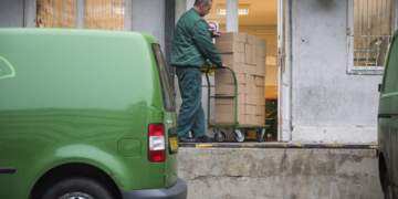 Ma útnak indult közel 200 kg összsúlyú küldemény